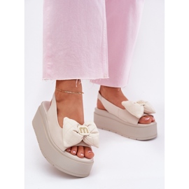 Sandalias de cuero para mujeres en la plataforma con chebello 4641 beige 3