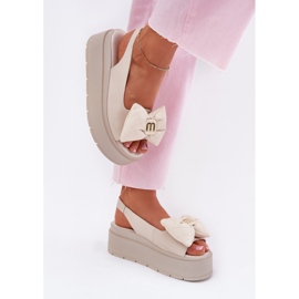 Sandalias de cuero para mujeres en la plataforma con chebello 4641 beige 7