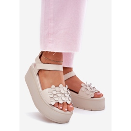 Sandalias de cuero para mujeres en la plataforma Beige Chebello 4701 1
