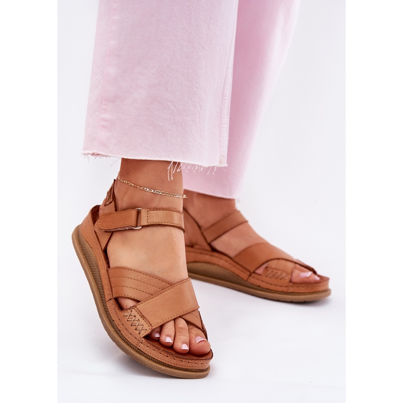 Sandalias de cuero para mujeres en la plataforma Maciejka L7064-04 Brown marrón 2