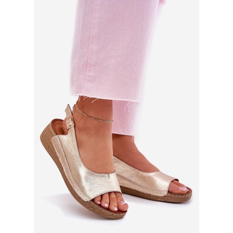 Sandalias de cuero para mujeres en Wedge Maciejka L7069 -25 Zlotys dorado 1