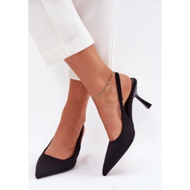 Sandalias de mujer en un alfiler negro 3