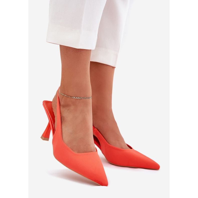 Sandalias para mujeres en un alfiler de naranja 1