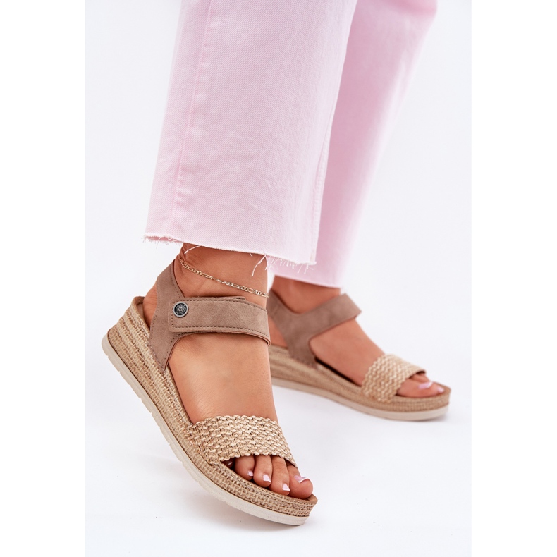 Sandalias para mujeres en la cuña INBLU RV000014 beige 2