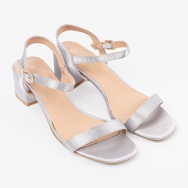 Sandalias plateadas de baja tina gris 6