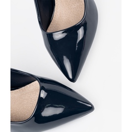 Bombas elegidas azul marino en un tacón alto 1 Bombas elegidas azul marino en un tacón alto 1