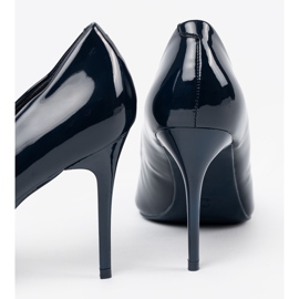 Bombas elegidas azul marino en un tacón alto 2 Bombas elegidas azul marino en un tacón alto 2