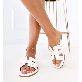 Flip blancos -flops decorados con recortes 3