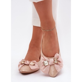 Bailarinas pintadas con arco y un broche dorado beige 2