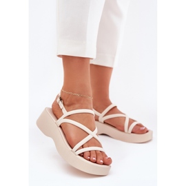 Sandalias para mujeres en la plataforma con rayas de rodamiento de luz beige 2