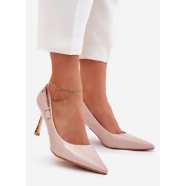 Tacones pintados con una abrazadera beige dorada 1