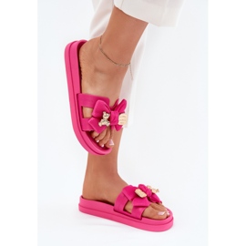 Chanclas para mujeres con arco y un broche dorado fucsia rosado 3