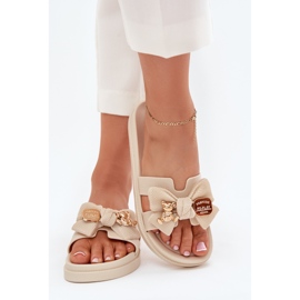 Flip Flip Flip Flip con arco y un broche dorado brillante beige 6