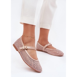 Bailarinas femeninas decoradas con cinturón y abrazadera beige 2 Bailarinas femeninas decoradas con cinturón y abrazadera beige 2