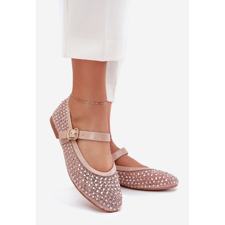 Bailarinas femeninas decoradas con cinturón y abrazadera beige 1 Bailarinas femeninas decoradas con cinturón y abrazadera beige 1