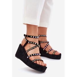 Sandalias para mujeres para cuña con decoración en rayas negras negro 1