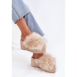 Cuñas de mujeres con cuña con piel y trenza beige 3