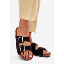 Zapatillas para mujeres en una plataforma de corcho con abrazaderas negras negro 1