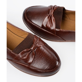 Zapatos bajos marrones con arco marrón 5