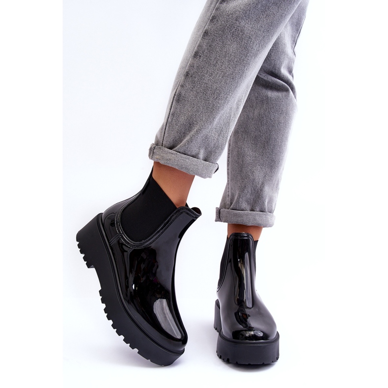Botas de agua lacadas para mujeres en la plataforma negra Big Star MM274395 negro 1