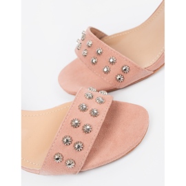 Seastar Sandalias en una publicación con tachuelas 1
