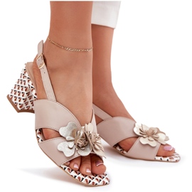 Sandalias de cuero para mujeres en la Laura Messi 2950 Beige Flowers Post 5