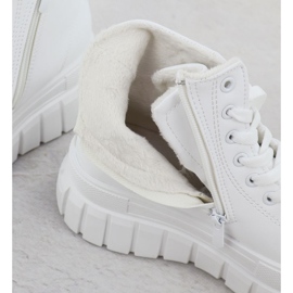 Altas zapatillas de deporte aisladas en la plataforma White News 9152 blanco 3