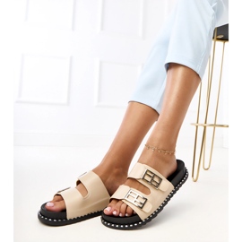 Beige chanclas en la plataforma Blau 2