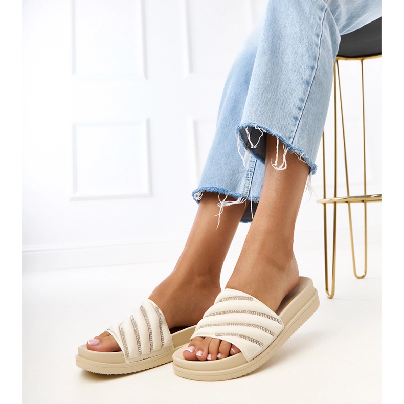 Chanclas beige con circones de cardon azul 2