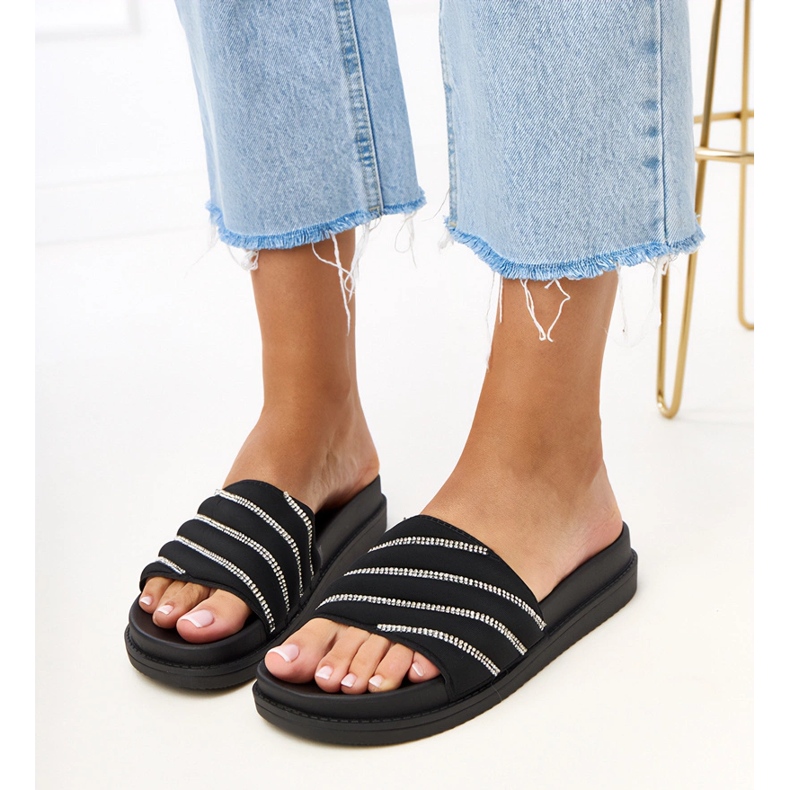 Chanclas negras con circonitos cardon negro 1 Chanclas negras con circonitos cardon negro 1