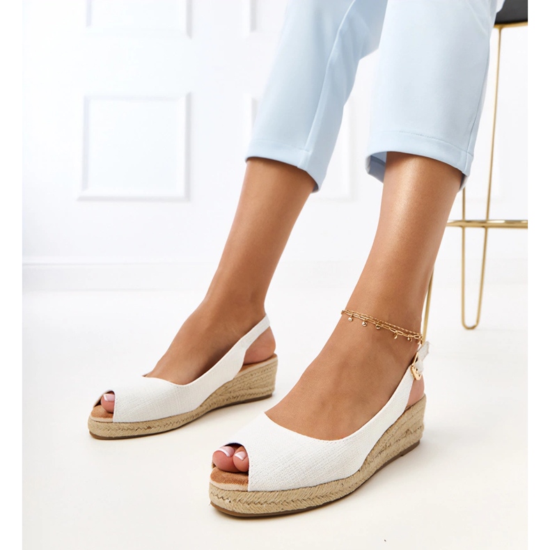 Sandalias de aluminosas blancas en la cuña de Nevarek blanco 1