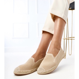 Beige Apartrilles en la plataforma Luna 2