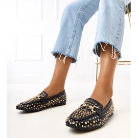 Mocasines negros decorados con sementales de Lea 1 Mocasines negros decorados con sementales de Lea 1