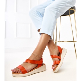 Sandalias de naranja en una verkado de cuña baja 3
