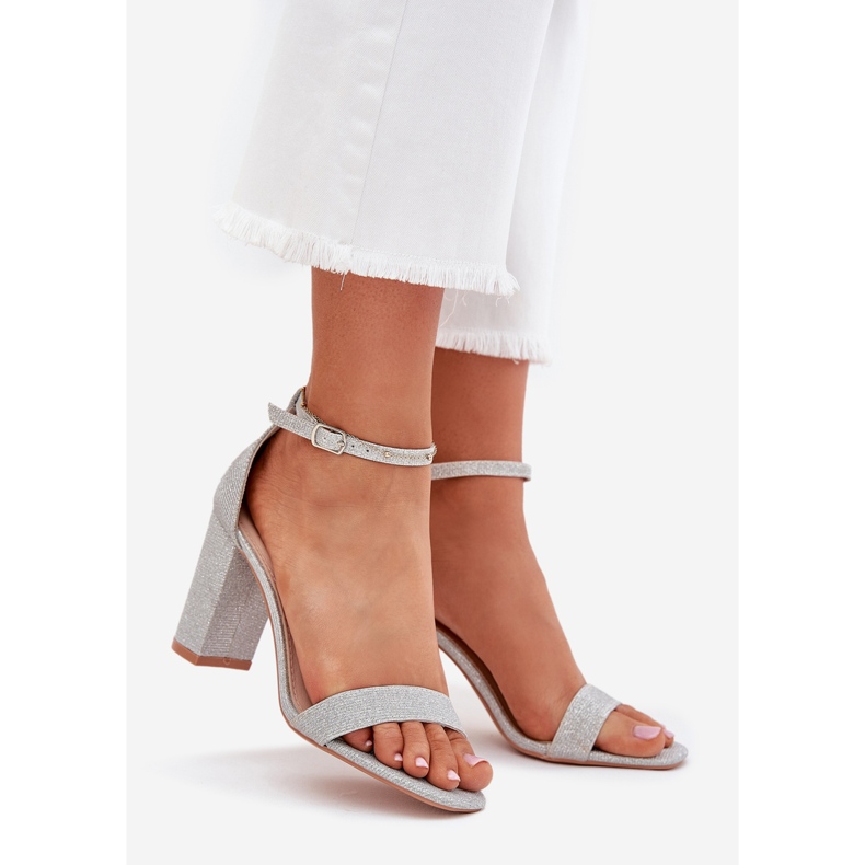 Boto Sandalias de mujeres brillantes en el poste de plata de Kavina 1