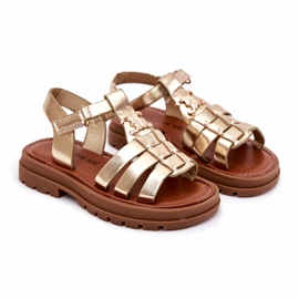 Sandalias de niñas con un detalle decorativo de oro dorado 1
