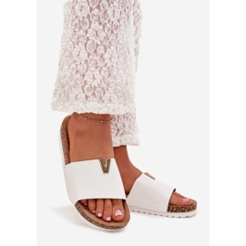 Boto Flip fallas para mujeres en una plataforma de corcho con un detalle decorativo de Vessira White blanco 1