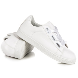 Zapatillas de deporte con estilo con una cinta blanco 2 Zapatillas de deporte con estilo con una cinta blanco 2