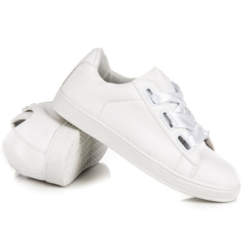 Zapatillas de deporte con estilo con una cinta blanco 2 Zapatillas de deporte con estilo con una cinta blanco 2