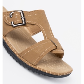 Shelvt Chanclas beige para mujeres con hebillas de plata 1
