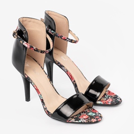 Shelvt Sandalias negras en un tacón alto con insertos de cavats negro 2