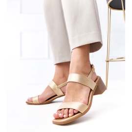 Sandalias de tacón Yakota doradas dorado 6
