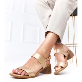 Sandalias de tacón Yakota doradas dorado 4