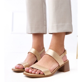 Sandalias de tacón Yakota doradas dorado 7