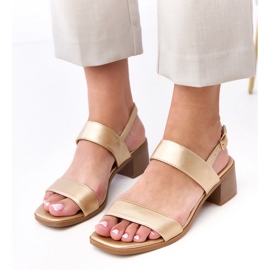 Sandalias de tacón Yakota doradas dorado 8