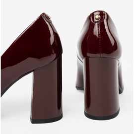 Shelvt Bombas barnizadas en el poste de Borgoña rojo 2