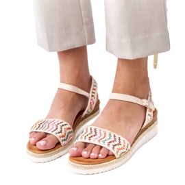 Sandalias de crochet beige en cuñas versala 6