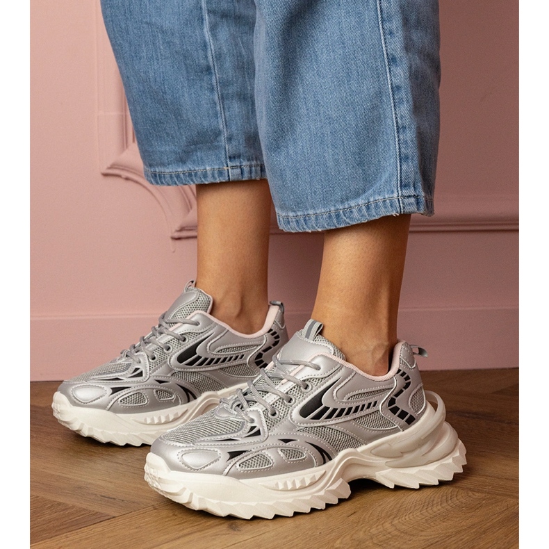 Zapatillas de deporte de Silver Sports en una suela elegante plata 1