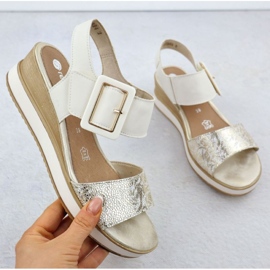 Remonte Sandalias en la cuña Renonte en D6453-61 RKR646B 1 Remonte Sandalias en la cuña Renonte en D6453-61 RKR646B 1