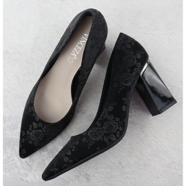 Bombas de mujeres con flores en el poste negro Vinceza 62254 2